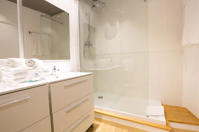شقة كومفورت بستة أسرّة بـ4 غرف نوم مع أريكة، Serennia Apartments Ramblas-Pl.Catalunya 8/9