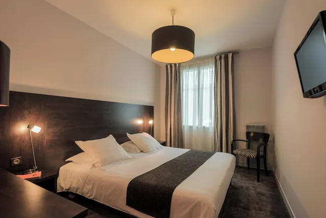غرفة كومفورت بسرير مزدوج، Hôtel Ronsard 1/6