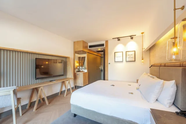 Room, King Bed, DoubleTree by Hilton Antalya-Kemer All-Inclusive Resort 5/11