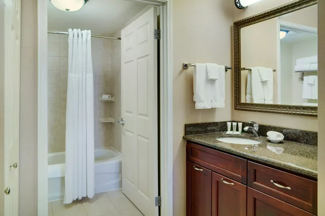 1 Bedroom, Suite, 2 Double Beds, Staybridge Suites Oakville Burlington 2/2