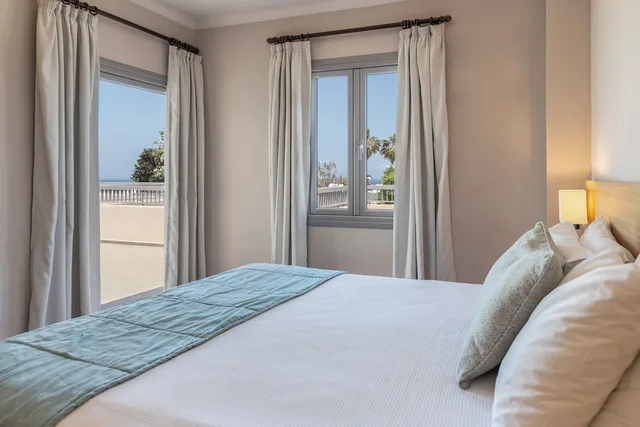 جناح بسرير كوين وسريرين منفصلين بغرفتي نوم مع أريكة، Louis St. Elias Resort & Waterpark 2/6
