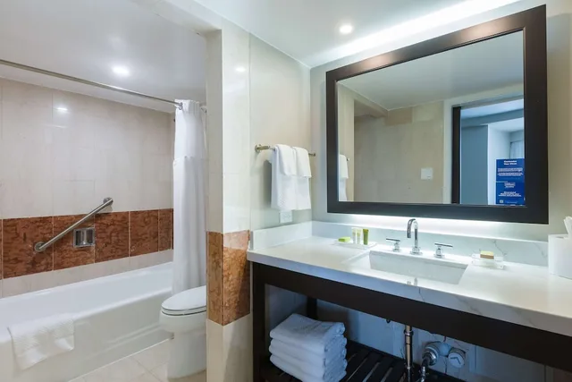 Caribe, 2 Double Beds, Garden or Resort View، Caribe Hilton 2/4