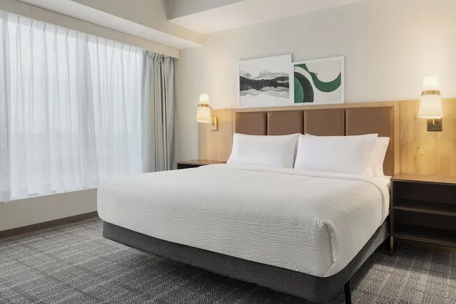 جناح بسرير كينج بغرفة نوم واحدة بمطبخ لذوي الإعاقة، Staybridge Suites Toronto Airport East 2/4