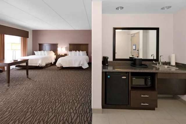 جناح بسريرين كوين، Hampton Inn Butler 3/4