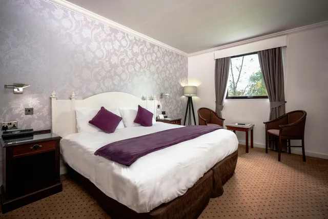 غرفة قياسية بسرير مزدوج، The Oaks Hotel 2/4