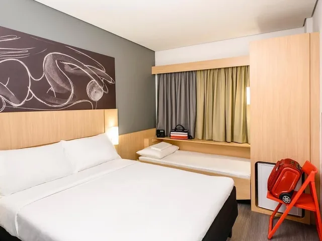 Room, 1 Double and 1 Single Bed, with Child Extra Bed, ibis Bacabal 1/5
