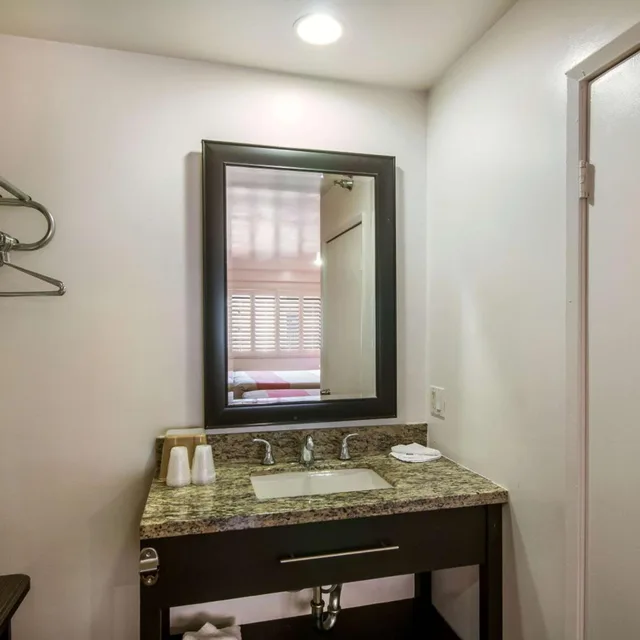 Room, 2 Queen Beds, Motel6 Monterey Park, CA 7/8