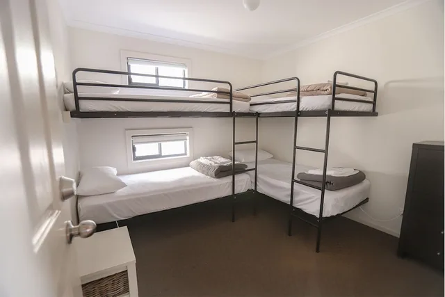 2 Bedrooms, Family, Cabin, 1 Double and 2 Bunk Beds, Bunk Beds، Amaroo Holiday Park 3/3