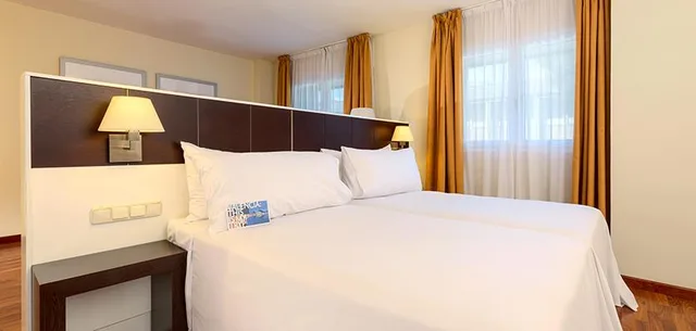 M Room, Single، Port Feria Valencia 2/2