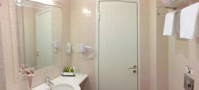 غرفة بسرير مزدوج أو سريرين منفصلين، London Hotel 3/3