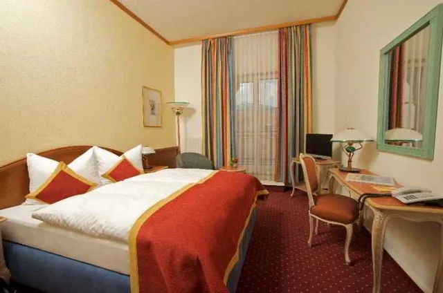 غرفة قياسية بسريرين منفصلين، TOP Luitpoldpark-Hotel 2/6