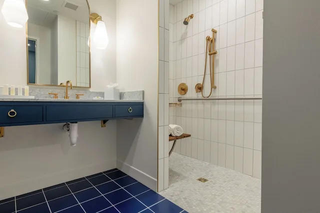 غرفة بسرير كينج لذوي الإعاقة، The Bradley 5/5