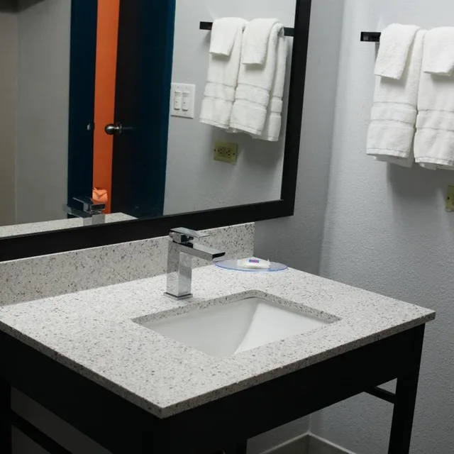غرفة بسرير كوين، Motel6 Libertyville, IL 9/10