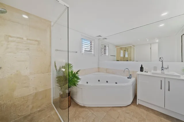 Oasis, Penthouse Suite، NOOSA BLUE RESORT 1/1