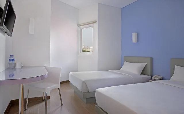 Smart, Twin Beds، Amaris Hotel Juanda 1/2