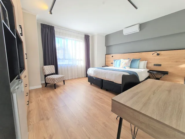 غرفة سوبيريور بسرير كينج، The Westford Hotel, Sandton(Formerly Pembury Plaza) 1/4