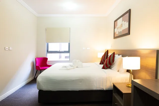شقة بسرير كينج وسرير فردي بمطبخ صغير، Best Western Plus Camperdown Suites 5/10