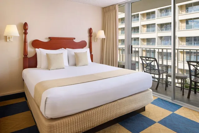 2 Bedrooms, Suite, Twin Beds, Kitchenette, Ewa Hotel Waikiki 1/4