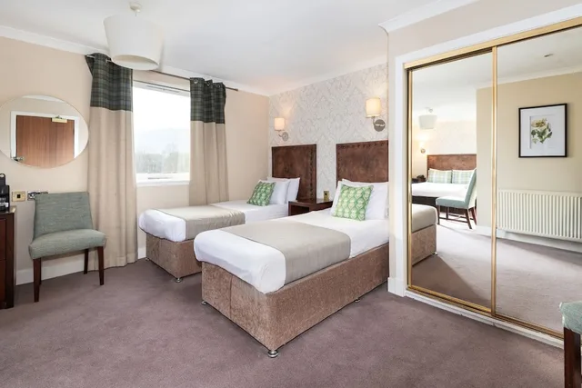 غرفة عائلية كبيرة بسرير مزدوج وسريرين منفصلين، Scotlands Spa Hotel 6/10