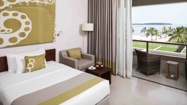 Deluxe, 1 King and 1 Single Beds, Amaya Beach Passikudah 1/5