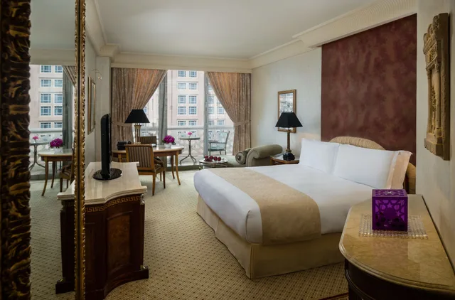 غرفة كلاسيكية بسرير كوين، Intercontinental Phoenicia Beirut 6/10