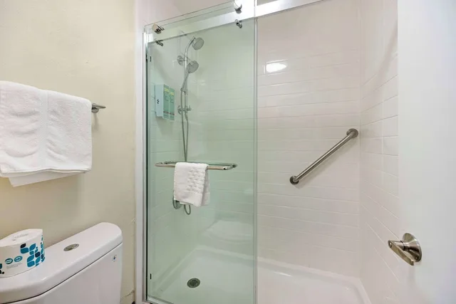 غرفة قياسية بسرير كوين، Best Western Franklin Inn 5/6