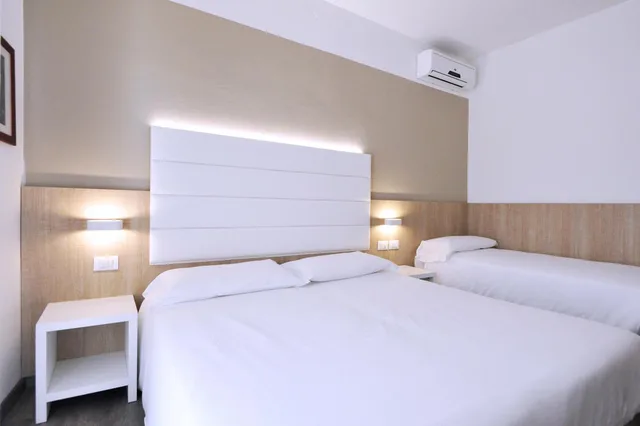 غرفة سوبيريور ثلاثية، Hotel Etna 3/10