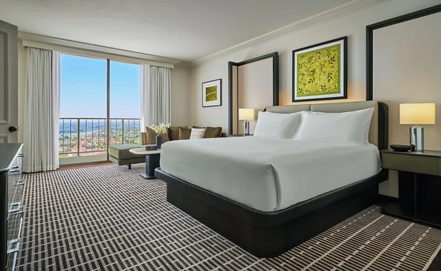 2 Bedrooms, Skyline, Deluxe, Suite, 2 King Beds, Sofa, Pendry Newport Beach 1/4