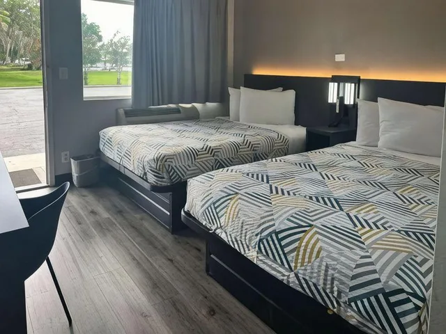 2 Full Beds - Micfridge، Motel6 Kissimmee, FL - Orlando 1/1