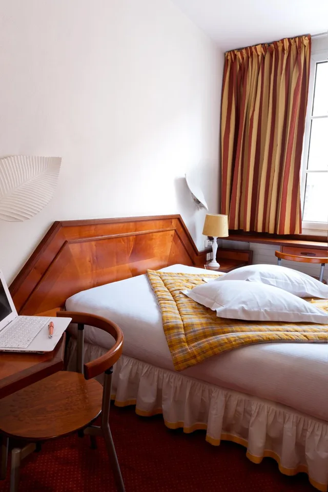 Single, French Bed، Hôtel Suisse 7/8