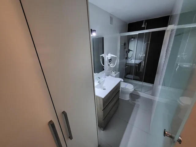 غرفة سوبيريور بسرير مزدوج بإطلالة على البحر بشرفة، HOTEL NATURSUN 2/2