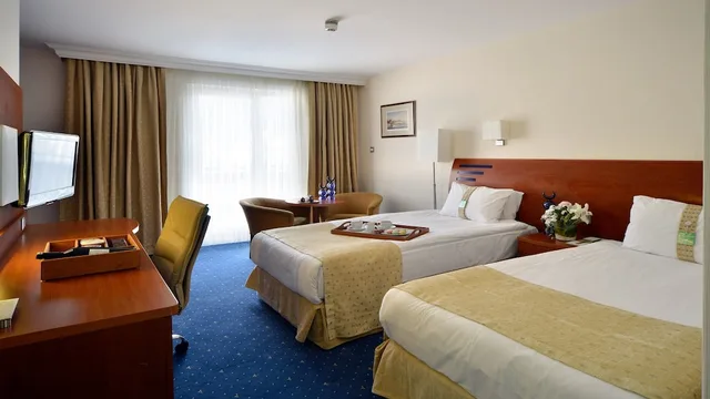 غرفة قياسية بسرير كوين، Holiday Inn Istanbul City 7/10