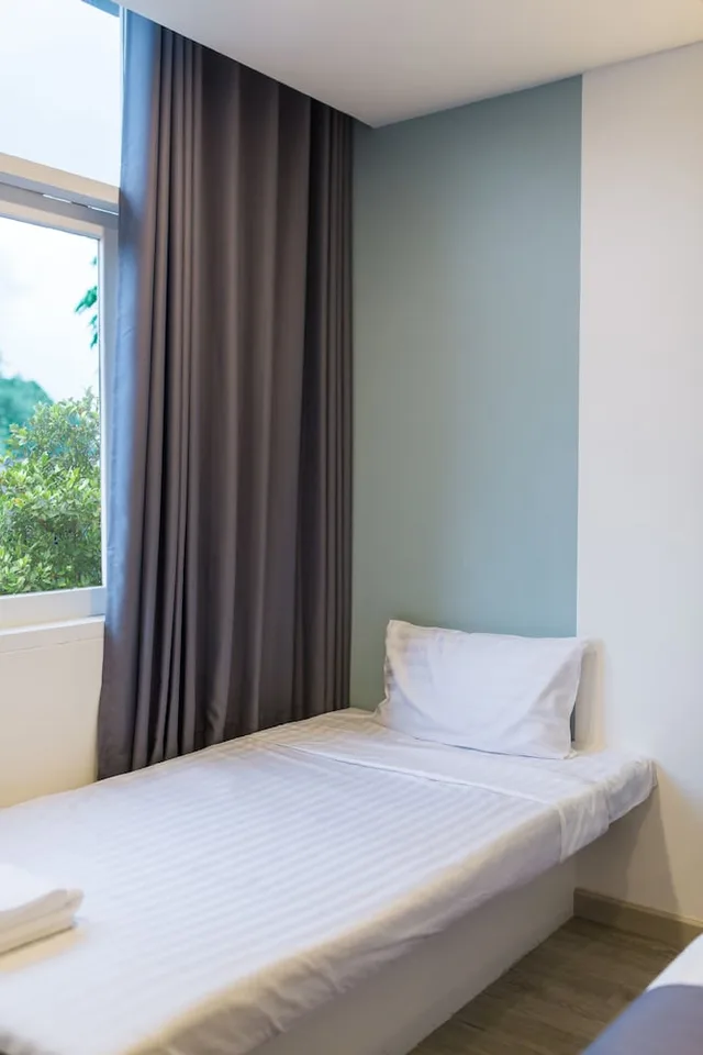 غرفة قياسية ثلاثية بسريرين منفصلين مع أريكة، At the Train Hotel Ex Oasis Hotel Chiangmai 1/6