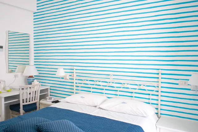 غرفة قياسية بإطلالة على البحر، HOTEL CALANCA 3/10