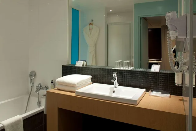 جناح بسريرين بغرفة نوم واحدة، Best Western Premier Hotel De La Paix 2/2