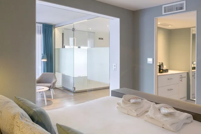جناح سوبيريور بإطلالة على البحر بشرفة بغرفة نوم واحدة، Hotel Saint Aygulf 4/4
