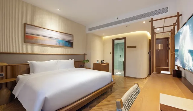 غرفة سوبيريور بسرير كينج، Iconic Long Hai Hotel 2/4