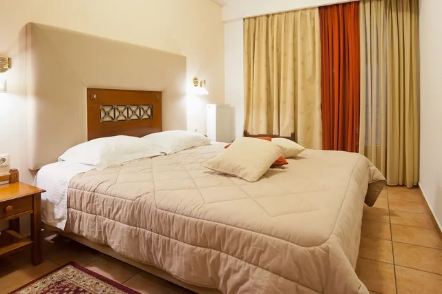 Room, Single, Double Bed, Pan Hotel 2/4
