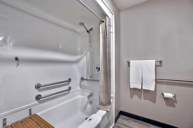 غرفة قياسية بسريرين مزدوجين، Motel6 Benbrook, TX - Fort Worth 6/6