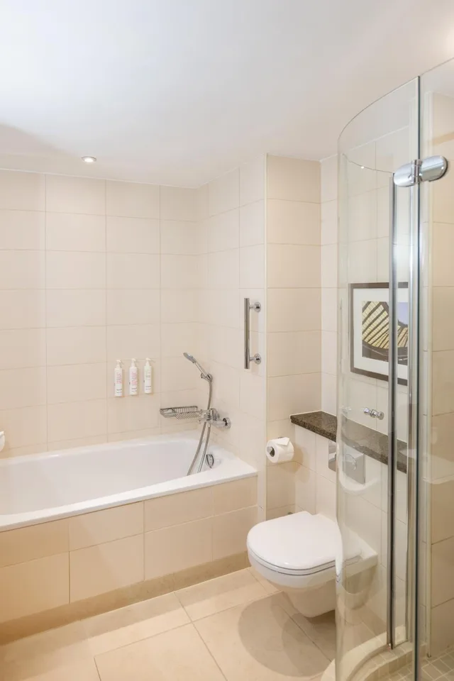 جناح بسرير كينج، Radisson RED London Twickenham 7/8