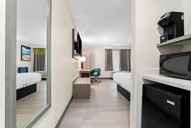 غرفة بسرير كينج للمدخنين، Quality Inn Sandersville 4/4