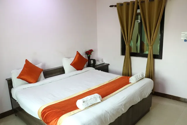 غرفة ديلوكس بسرير مزدوج، Hotel Sarweshwary 5/6