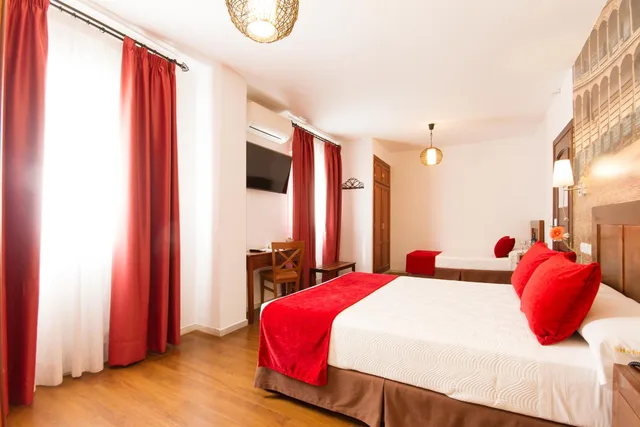 غرفة بسرير مزدوج مع سرير إضافي، Hotel El Tajo and Spa 4/10