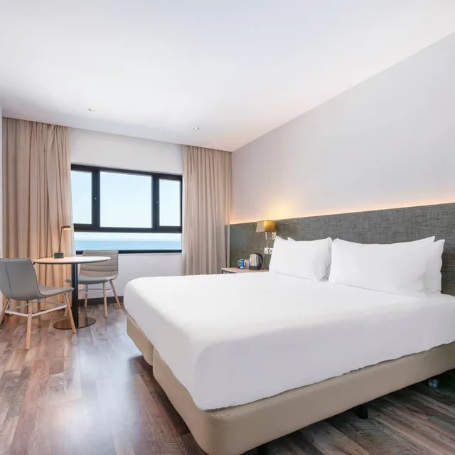 غرفة بريميوم بإطلالة على البحر، Hotel Cadiz Paseo Del Mar Affiliated By Melia 2/10