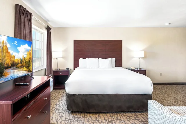 جناح بسرير كينج بحوض جاكوزي بحوض استحمام، Boarders Inn Amp Suites 6/10