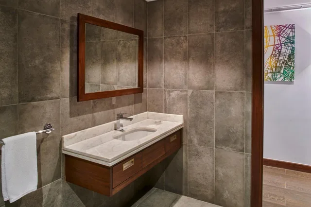 جناح بسرير كوين، Holiday Inn Cairo Maadi 6/8