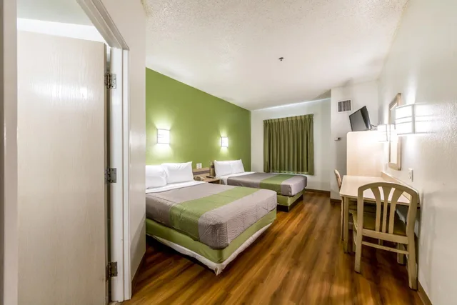 غرفة بسريرين كوين لغير المدخنين، Motel6 San Antonio, TX - South 4/10