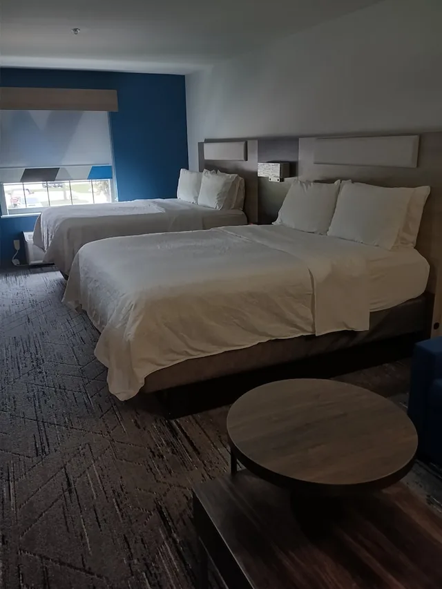 Suite, Multiple Beds، Holiday Inn Express Hotel And Suites Jourdanton Pleasanton 2/3