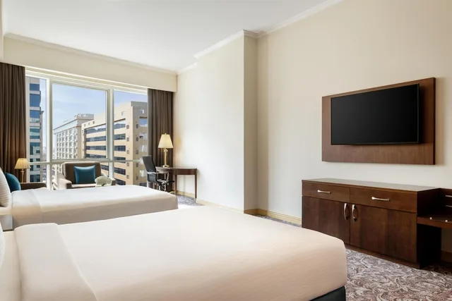 غرفة تنفيذية بسريرين منفصلين، Golden Tulip Doha 4/10