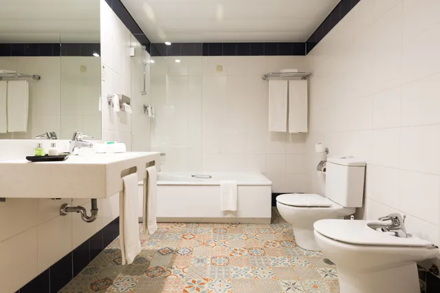 غرفة بسريرين منفصلين، Legendary Porto Hotel 2/4